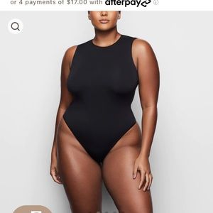 Skims essential crew neck sleeveless bodysuit